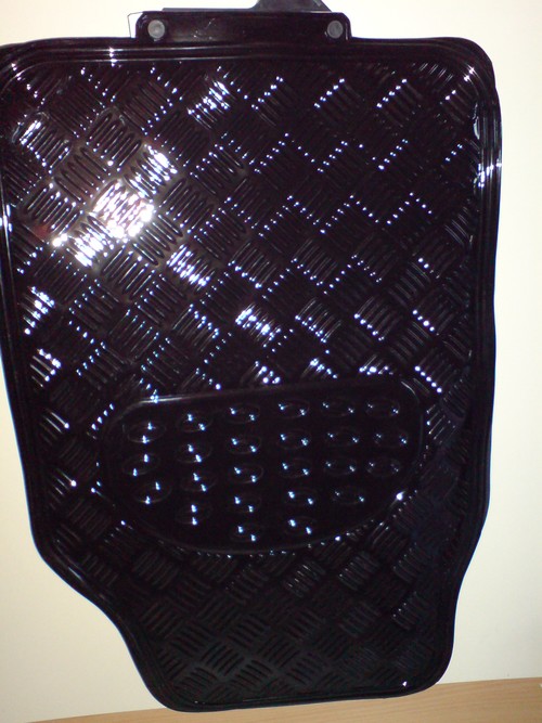 Feketeszőnyeg-4 - Fekete gumiszőnyeg szett 4db-os